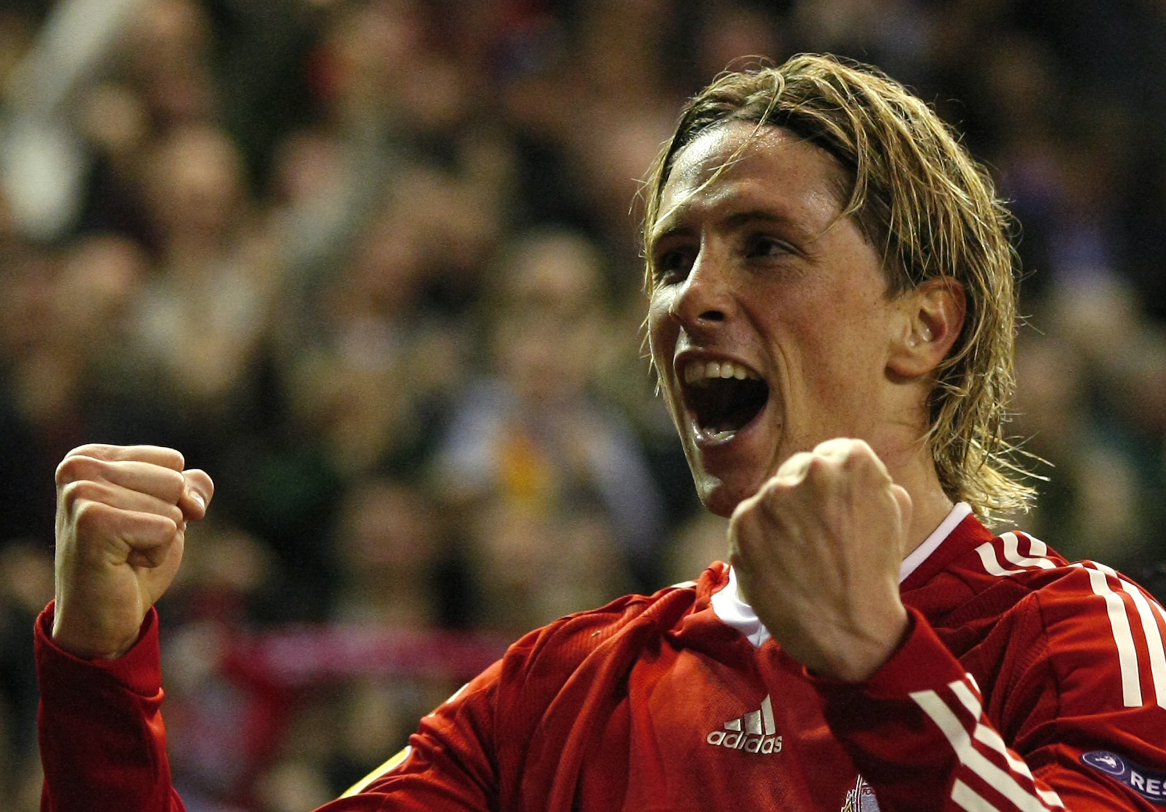Fernando Torres gjorde två mål mot Benfica.