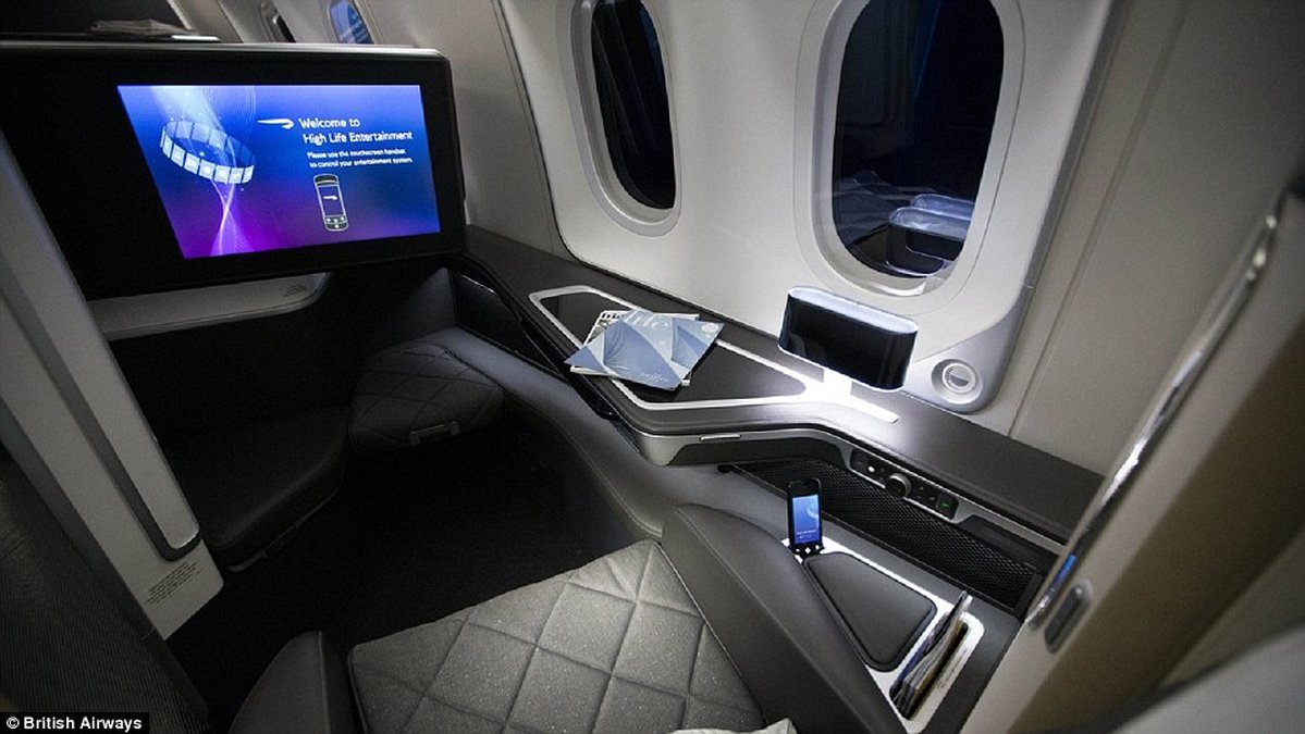 7. British Airways. Här får varje passagerare ett eget rum med en riktig säng. De kan också hänga i loungen eller ta del av en spa-behandling. 