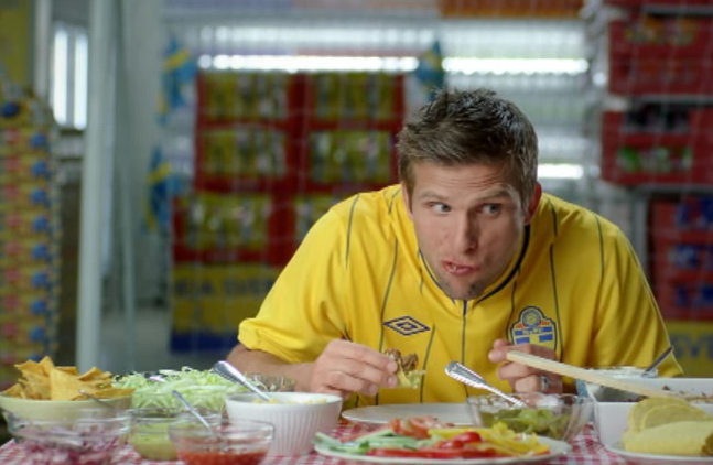 Anders "Taco" Svensson skyltar med sin tacokärlek i Icas nya reklamkampanj.