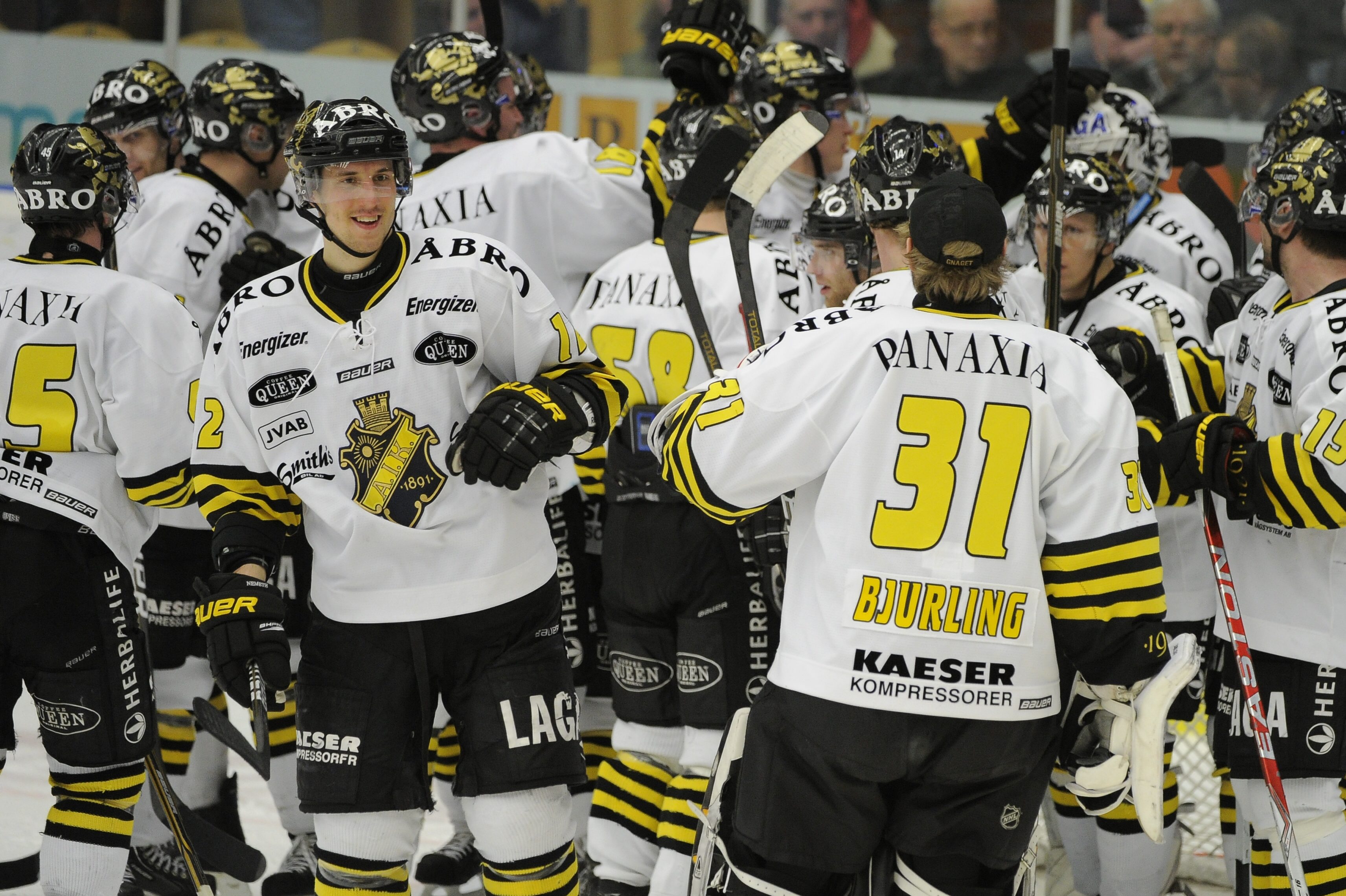 AIK chockade hela hockeysverige när de besegrade fjolårets mästare HV71. Mästarna som lekande lätt skulle segla genom kvartsfinalsserien får nu i stället ställa om siktet och sluta underskatta sina motståndare.