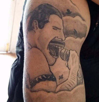 När du älskar Freddy Mercury så mycket att du inte bryr dig om hur han ser ut. När du älskar Freddy Mercury så mycket att du inte bryr dig om hur han ser ut.