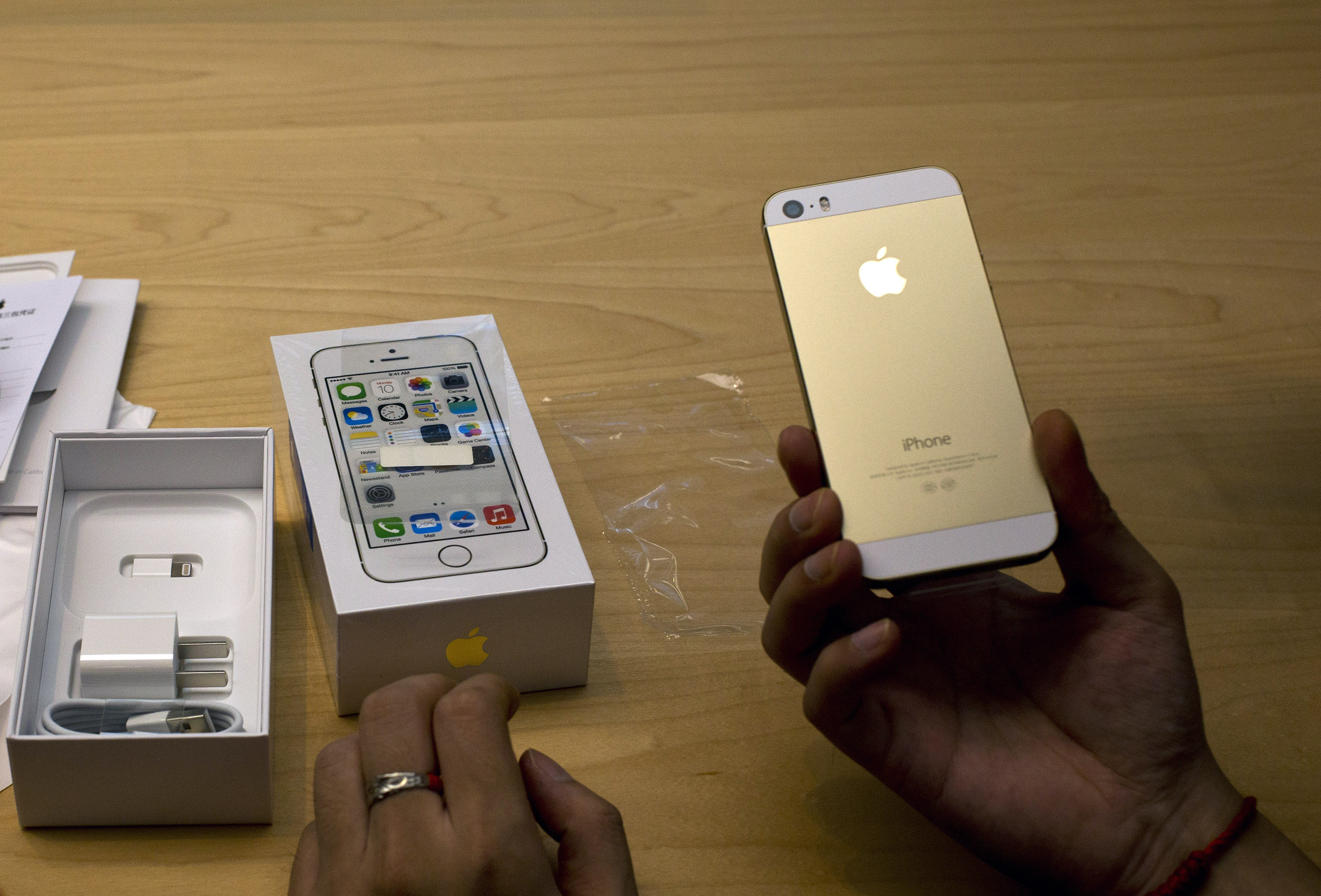 Den guldfärgade "champagne"-versionen av iPhone 5s.