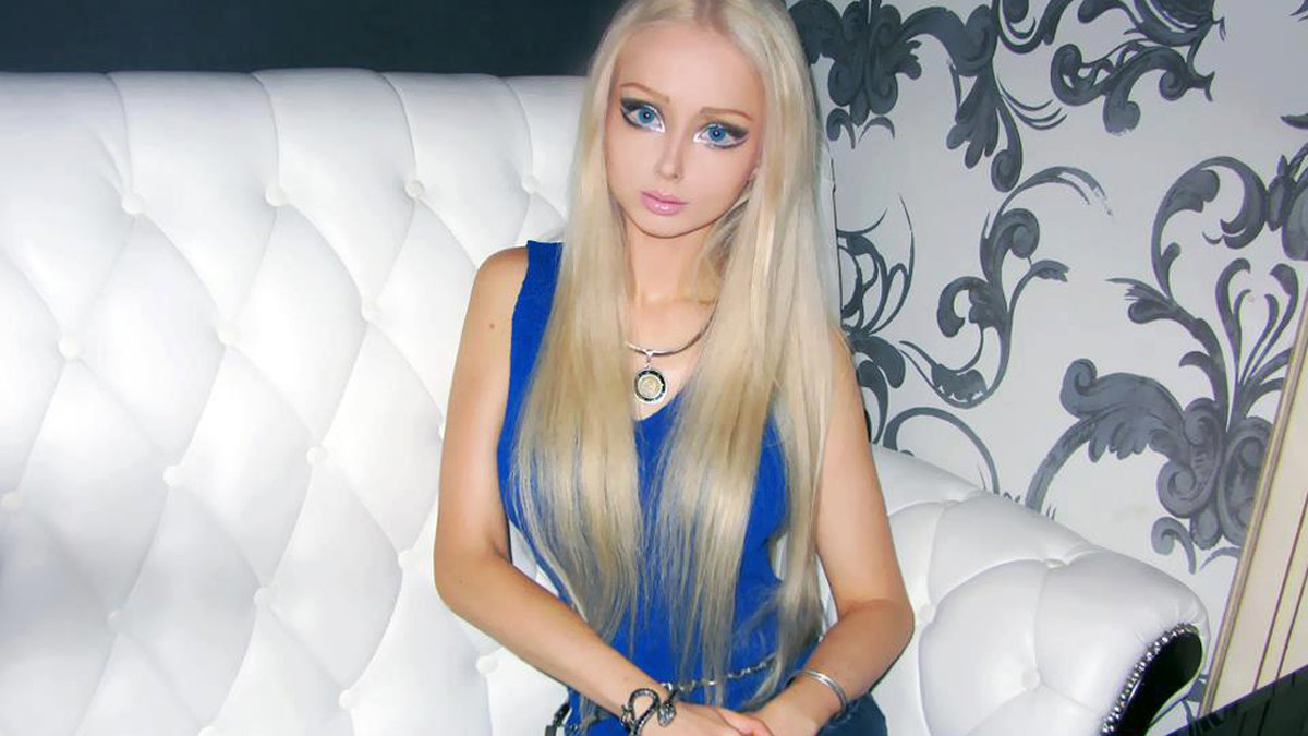 Valeria Lukyanova med stora blå ögon.