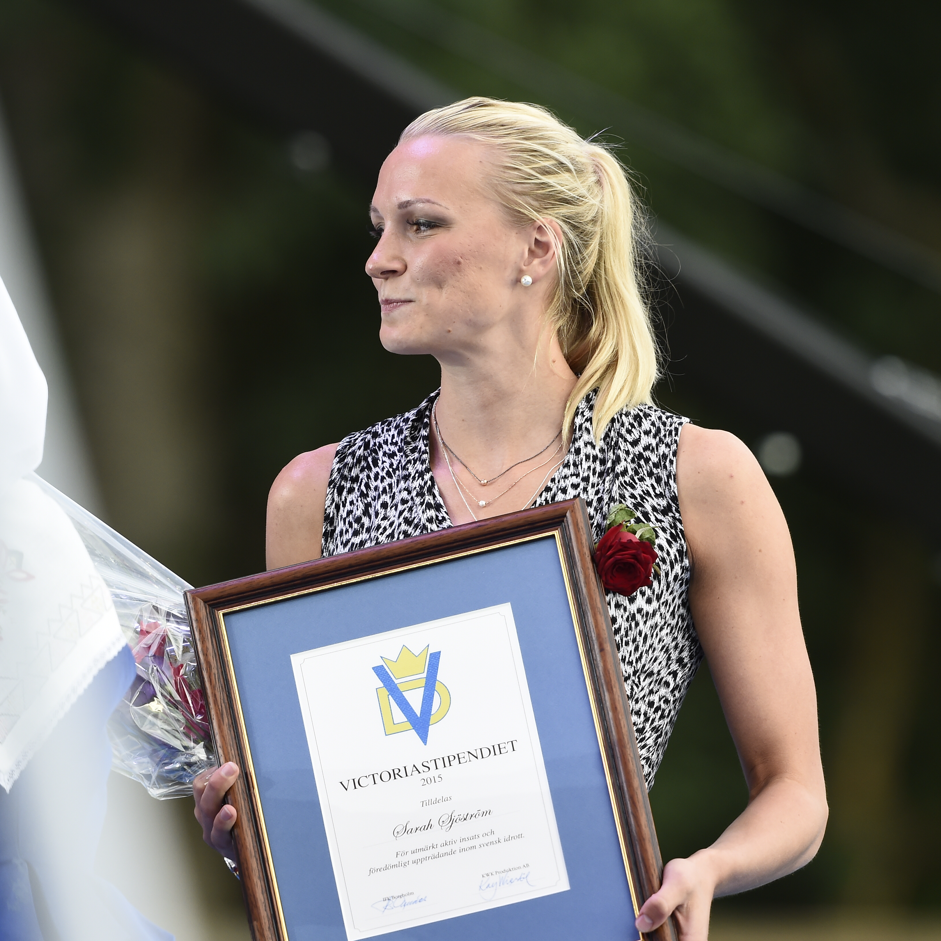 I år var det simmaren Sarah Sjöström som fick stipendiet. I år var det simmaren Sarah Sjöström som fick stipendiet.