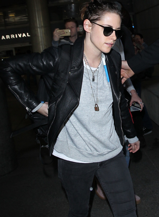 Kristen Stewart på Los Angeles flygplats. Kristen Stewart på Los Angeles flygplats.