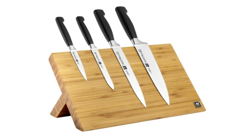 Knivblock med 4 knivar Knivblock med 4 knivar