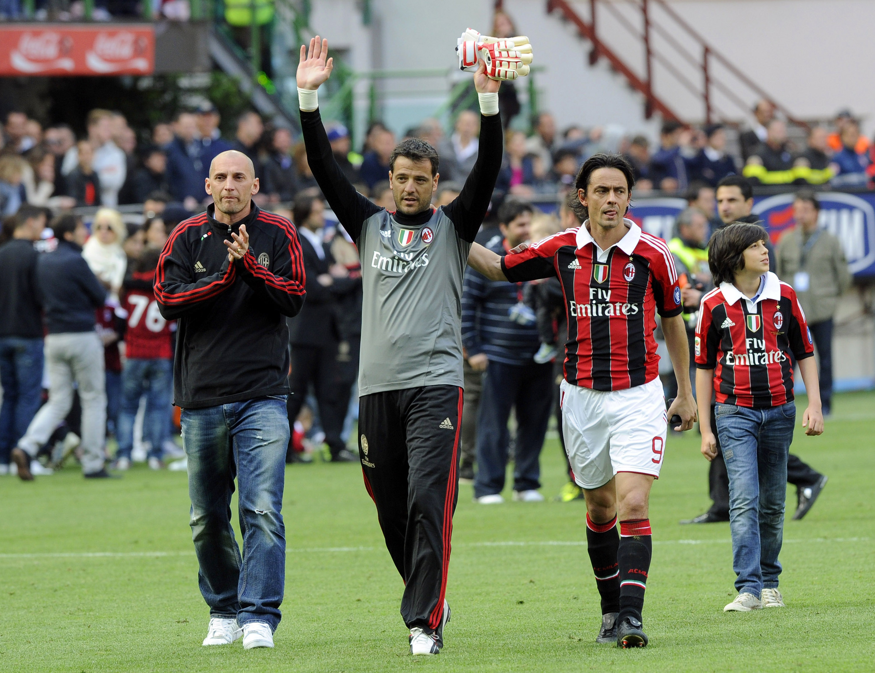 Målvakten Flavio Roma lämnar också Milan.