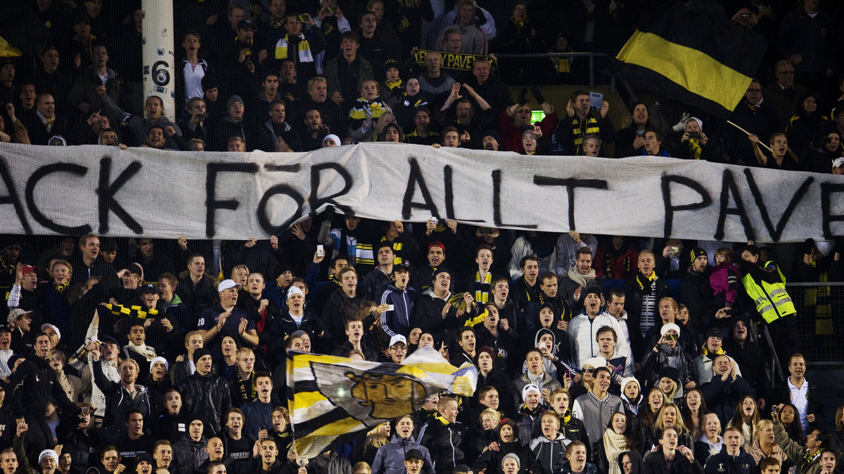 Här tackade AIK:s fans av honom när han lämnade klubben 2011. 