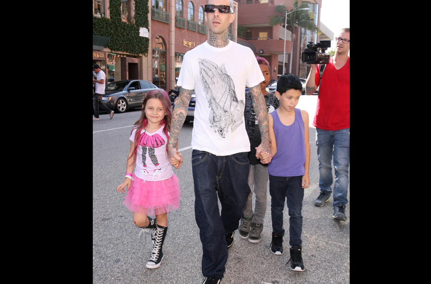 Något de kanske fått från sin pappa Travis Barker. Något de kanske fått från sin pappa Travis Barker.