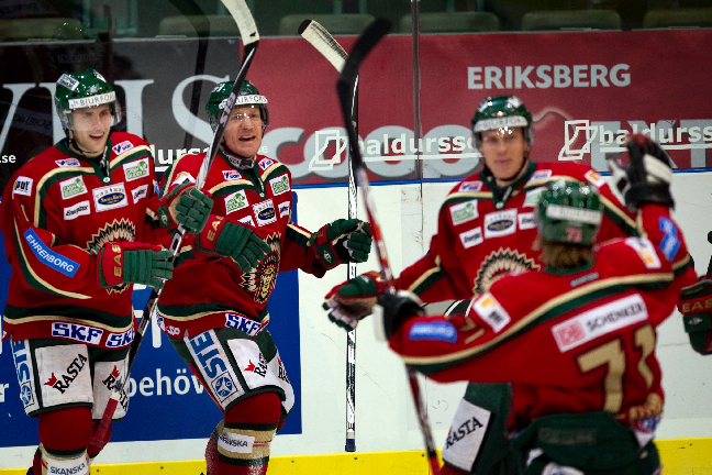Indianerna från Göteborg vann med 3-1 mot bottenkonkurrenten Modo. Indianerna från Göteborg vann med 3-1 mot bottenkonkurrenten Modo.