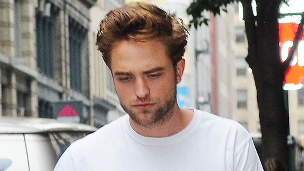 Robert Pattinson syntes för några dagar sedan i New York City. Han ser inte heller superglad ut.