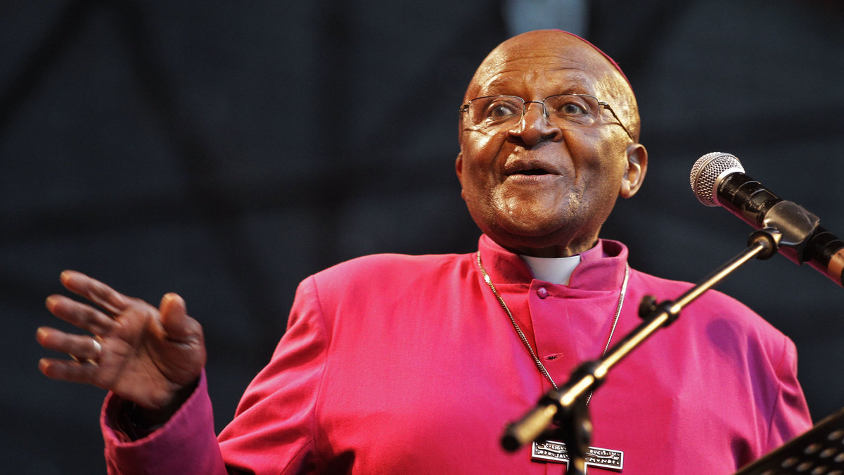 En annan som stred mot det rasistiska apartheid-systemet i Sydafrika var biskopen Desmond Tutu.