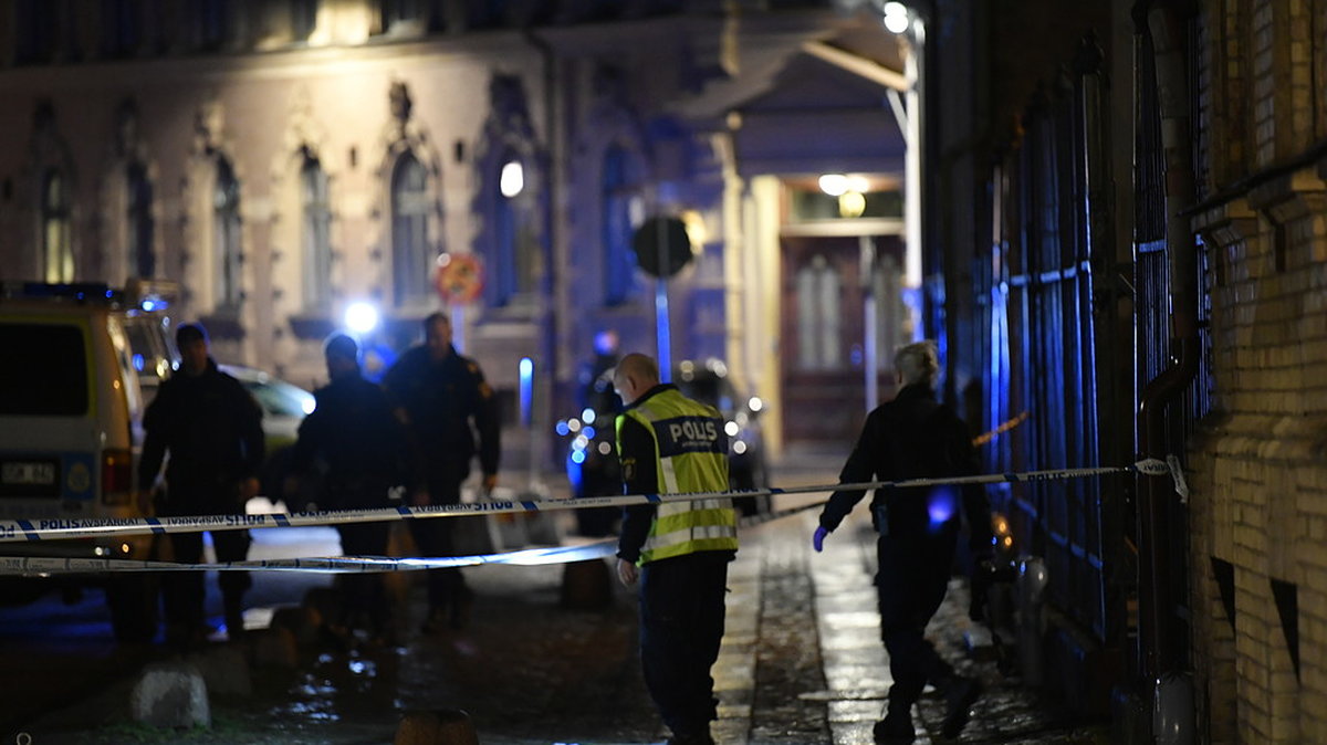Under lördagen blev synagogan i Göteborg attackerad. Tre personer är anhållna.