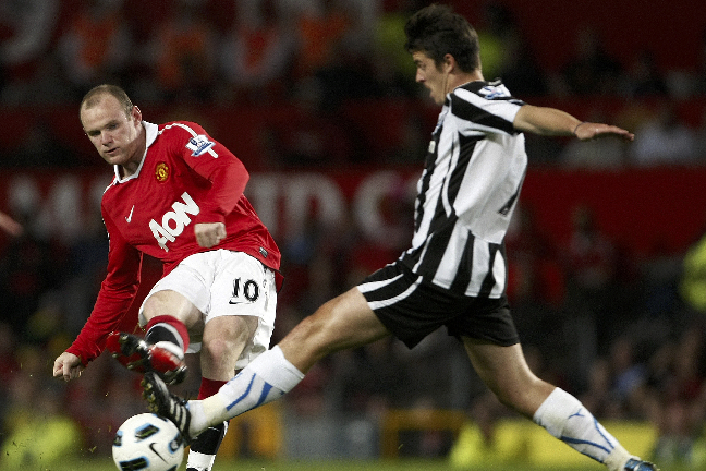 Wayne Rooney är given i det engelska landslaget – nu vill han även ha med klubbkompisen Scholes. 