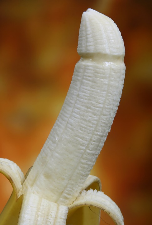 Liten pojke med stor penis