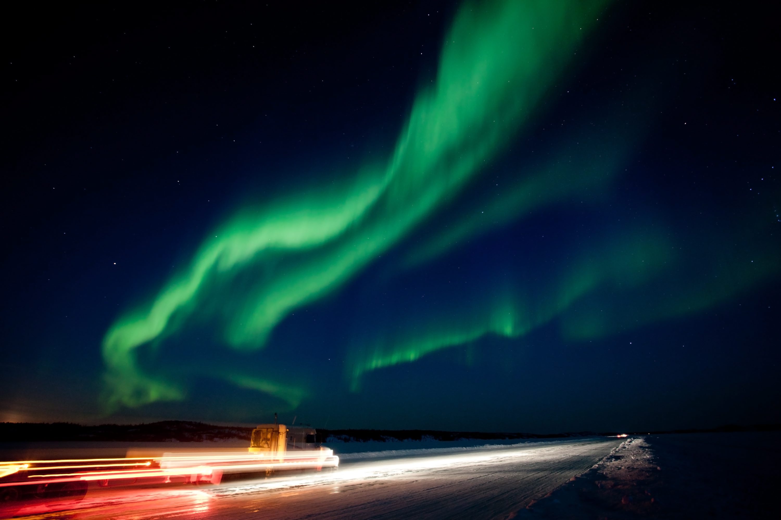 Ett enormt norrsken nära Yellowknife, från 2012. Ett enormt norrsken nära Yellowknife, från 2012.