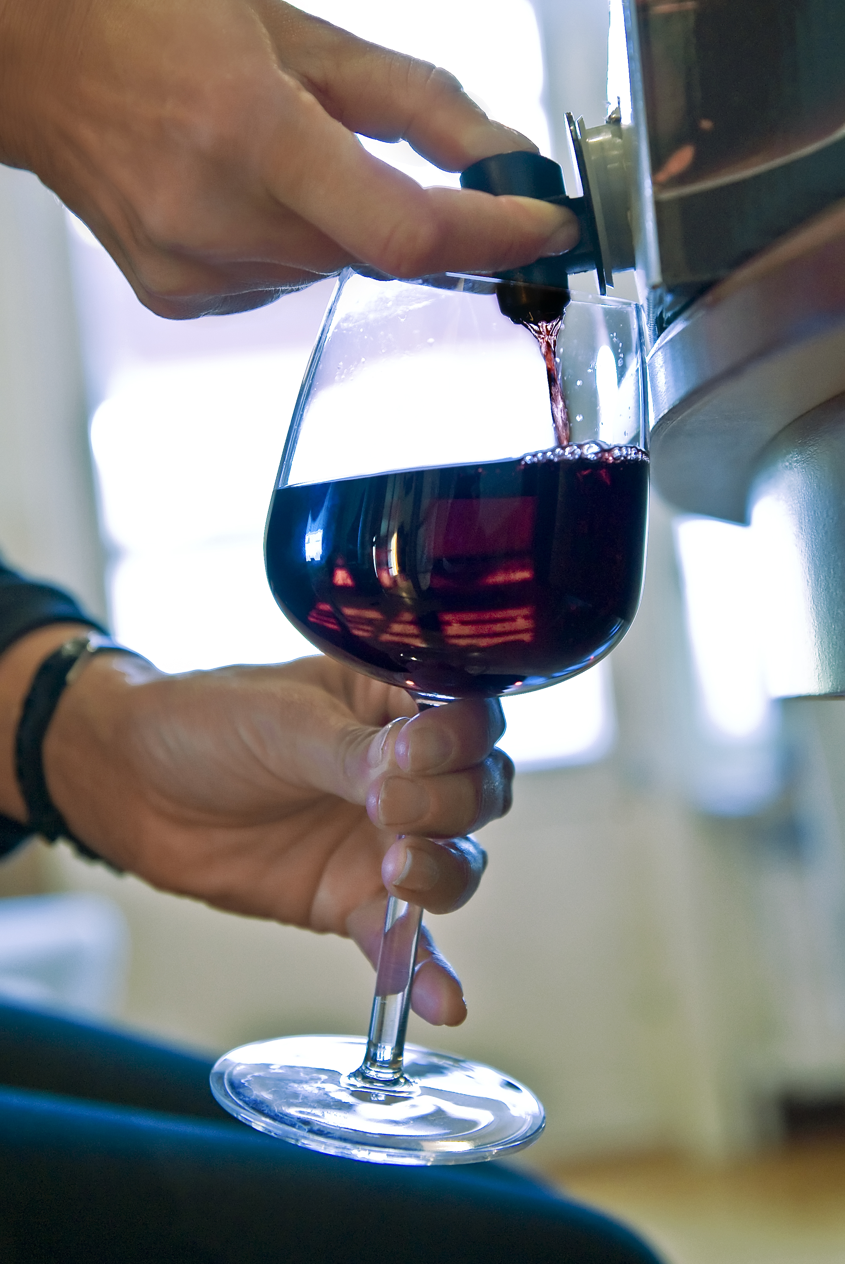 Rödvin kan hjälpa överviktiga med häloproblem.