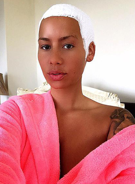 Amber Rose färgar håret. Amber Rose färgar håret.