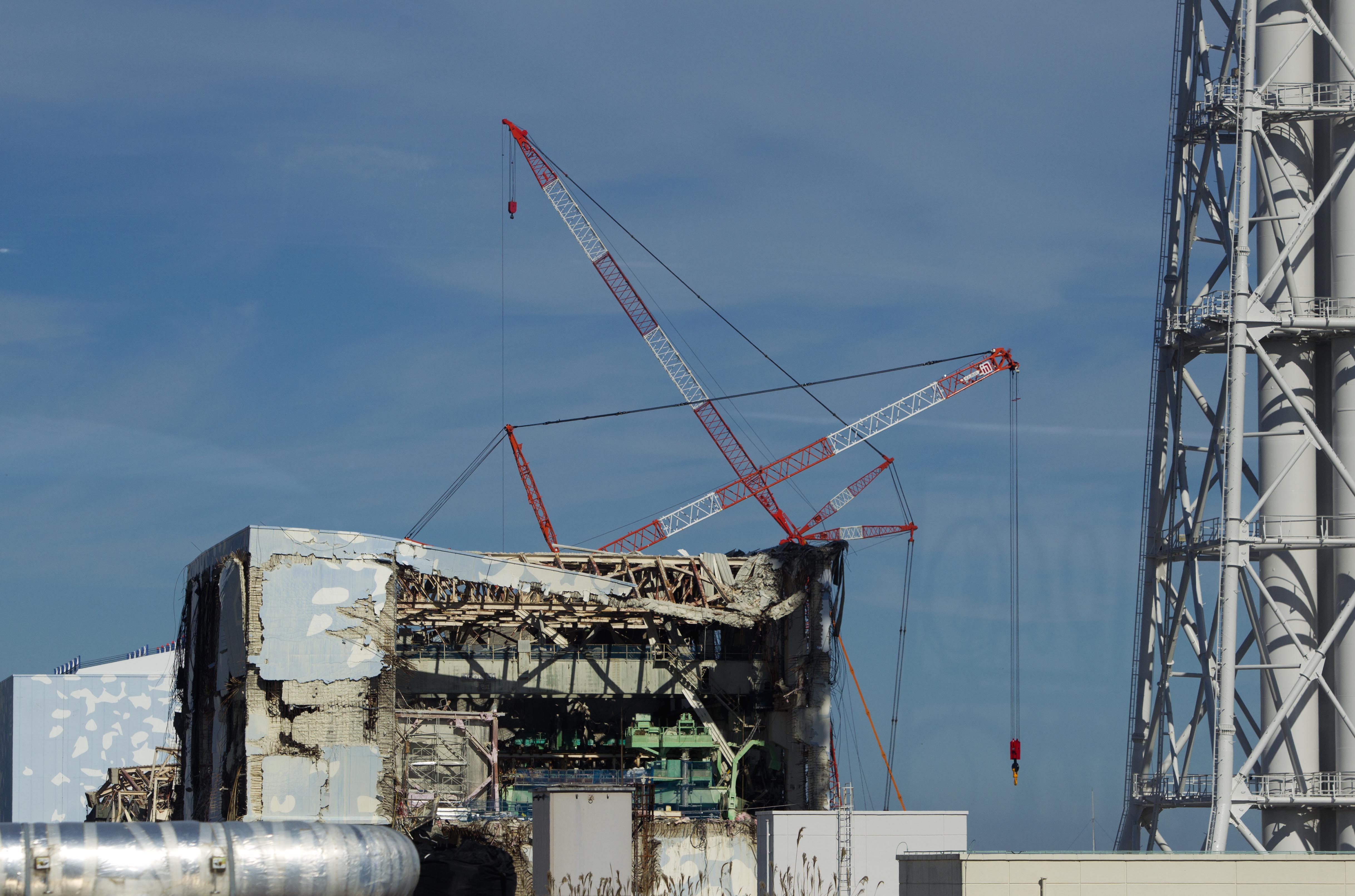 Till följd av den kraftiga jordbävningen och den efterföljande tsunami förstördes även kärnkraftverket i Fukushima. Det orsakade den värsta kränkraftskatastrofen sedan Chernobyl. Till följd av den kraftiga jordbävningen och den efterföljande tsunami förstördes även kärnkraftverket i Fukushima. Det orsakade den värsta kränkraftskatastrofen sedan Chernobyl.