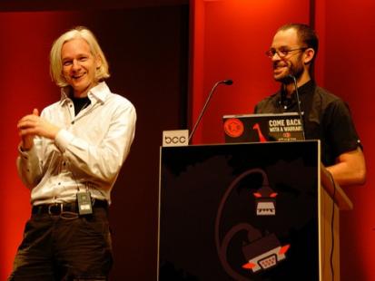 Julian Assange, Dryck, Wikileaks, Daniel Domscheit-Berg, Herr Schmitt, Rivaler, Internet