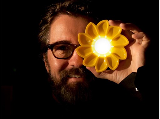 Olafur Eliasson är en känd konstnär Olafur Eliasson är en känd konstnär