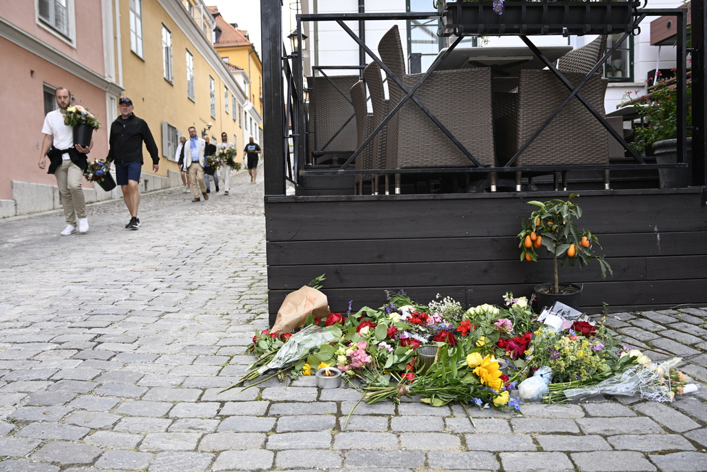 Blommor vid Donners plats i centrala Visby. Arkivbild.