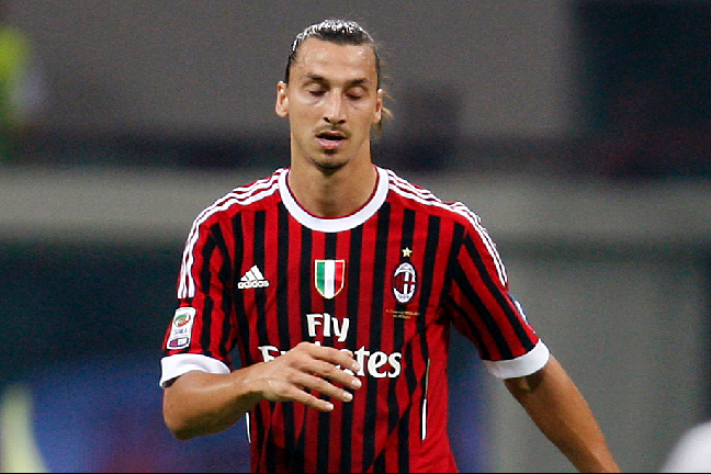 Zlatan Ibrahimovic kommer att lysa med sin frånvaro när Milan besöker Camp Nou.