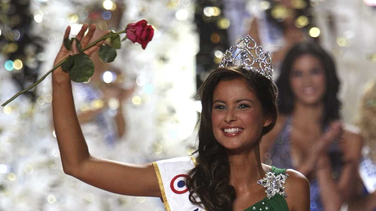 2010 vann hon Miss Frankrike men numera jobbar hon som sportjournalist. 