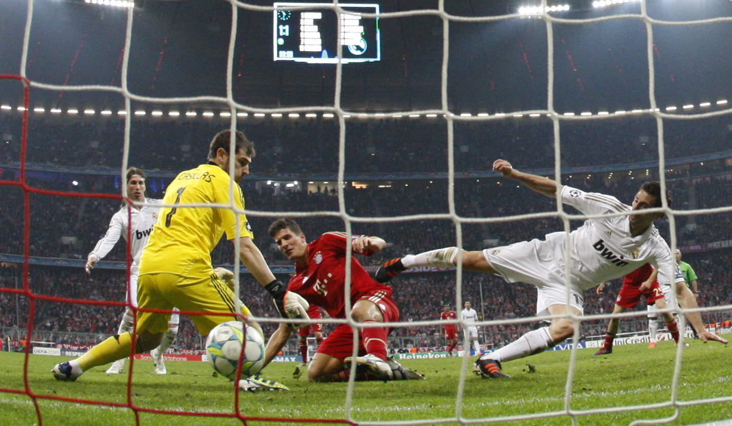 Bayern München gick segrande ut ur den första semifinalen mot Real Madrid. 2-1 stod det på resultattavlan när domaren blåste av matchen och här är de bästa bilderna. Bayern München gick segrande ut ur den första semifinalen mot Real Madrid. 2-1 stod det på resultattavlan när domaren blåste av matchen och här är de bästa bilderna.
