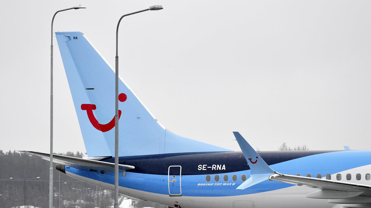 TUI ställer in alla flyg till Rhodos.
Ett TUI flygplan av modellen Boeing 737 Max 8 står parkerat på Arlanda flygplats.
Flera av Norwegians avgångar påverkas efter beslutet om att stoppa alla flygningar med Boeing 737 Max 8.
Foto: Pontus Lundahl / TT kod 10050
