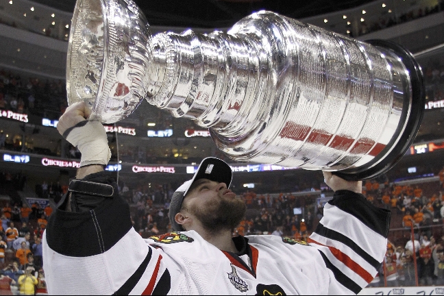 Stanley Cup-trofén hamnade i Chicago Blackhawks händer.
