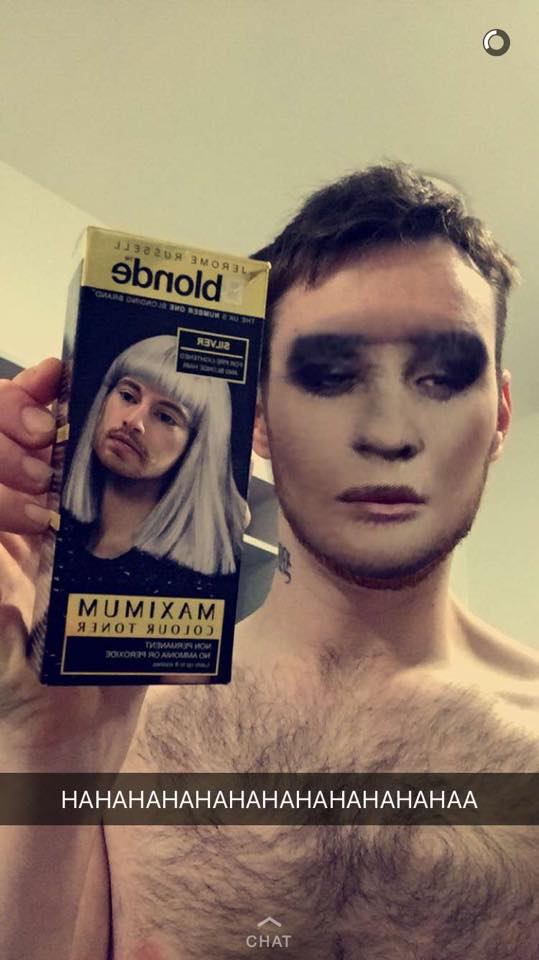 Han passar rätt bra som modell ändå? Han passar rätt bra som modell ändå?