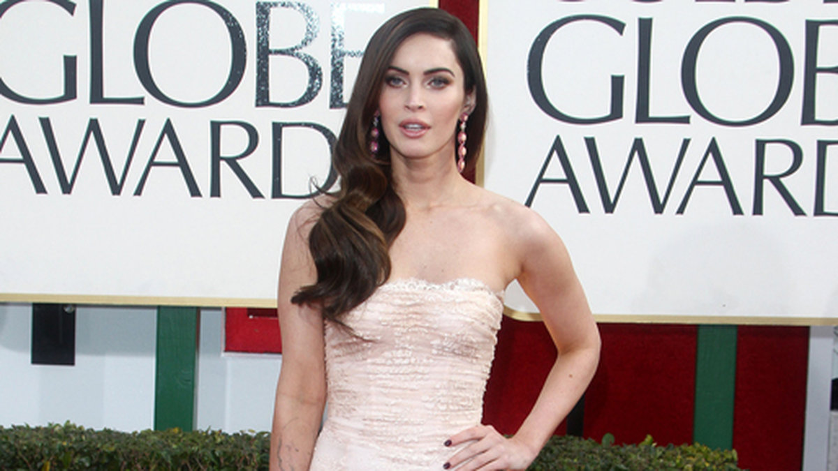 Några som lyckades bättre på röda mattan var däremot Megan Fox, som dök upp i den här klänningen från Dolce & Gabbana. 
