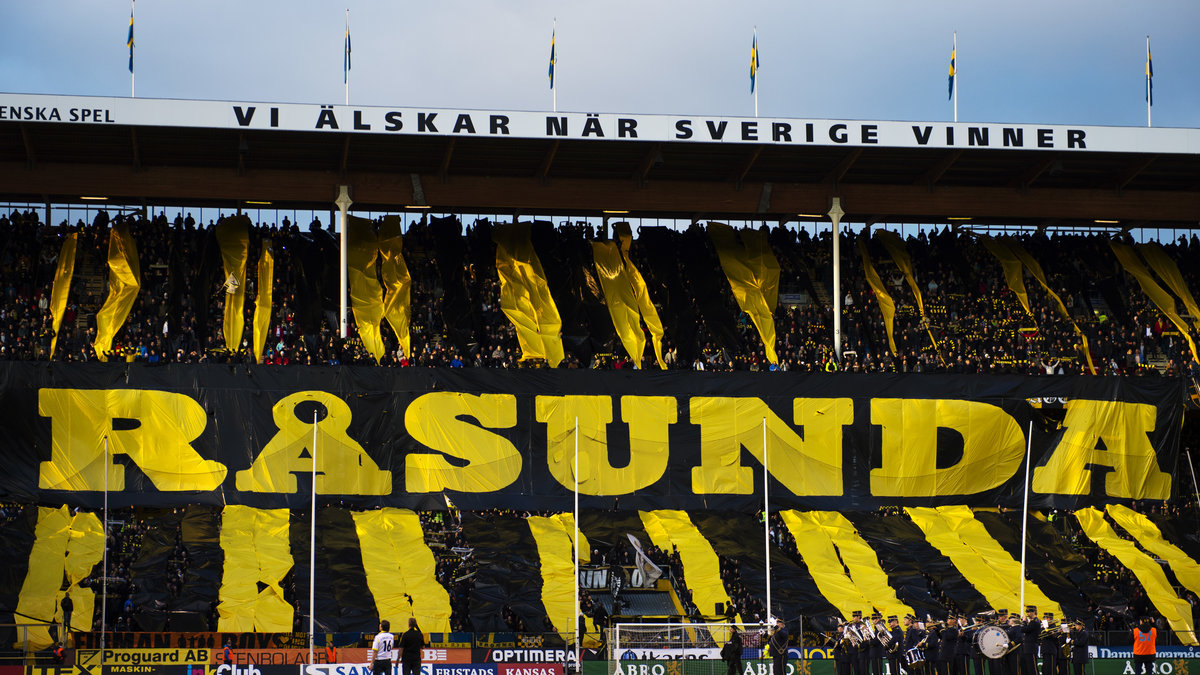 Under AIK:s sista allsvenska match på Råsunda hyllades arenan.