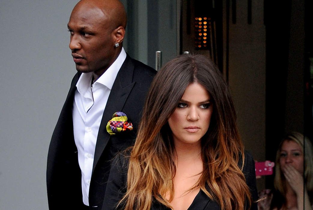 2. Droger och otrohet.
Khloe Kardashians make, basketspelaren Lamar Odom hamnade i hetluften tidigare i år när det uppdagades att han både hade varit notoriskt otrogen med tre olika kvinnor, och dessutom kämpade med ett drogmissbruk. Därefter åkte Lamar dit för rattfylla. Khloe ska ha sparkat ut Lamar från hemmet, men paret är ännu gifta, skriver Radaronline.com. 2. Droger och otrohet.
Khloe Kardashians make, basketspelaren Lamar Odom hamnade i hetluften tidigare i år när det uppdagades att han både hade varit notoriskt otrogen med tre olika kvinnor, och dessutom kämpade med ett drogmissbruk. Därefter åkte Lamar dit för rattfylla. Khloe ska ha sparkat ut Lamar från hemmet, men paret är ännu gifta, skriver Radaronline.com.