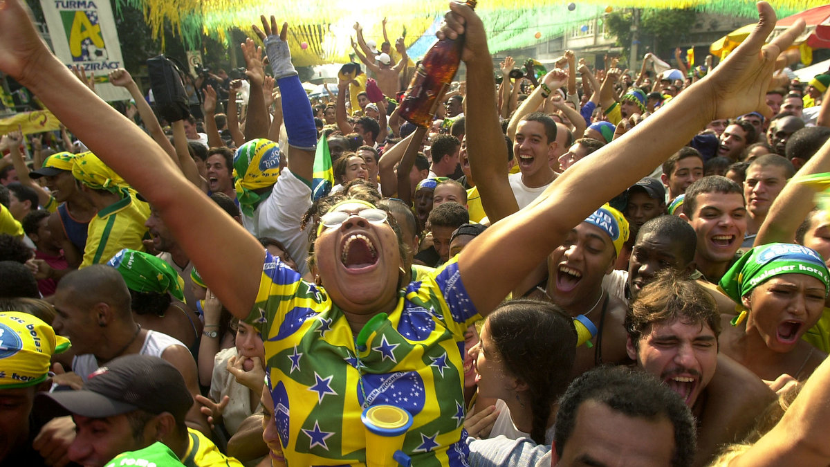 Många brasilianare jublar över VM. För andra är det bland det värsta som kunde hända.