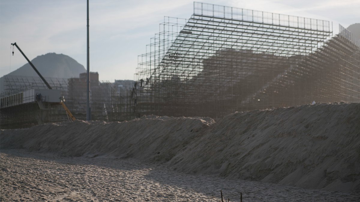 Arenan ligger på Copacabana beach och ska användas som volleyball-arena. 