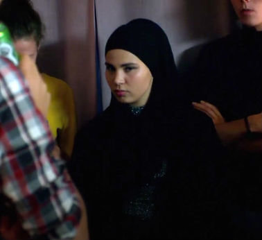 Sana stirrar i kameran i tredje säsongen. 