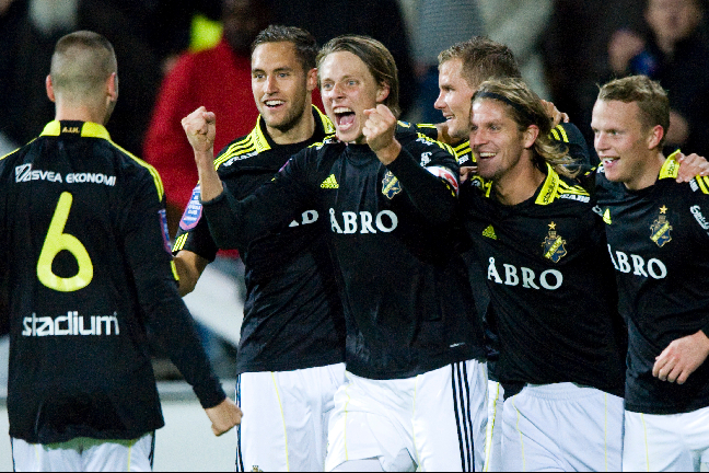 AIK vann med 2-0 efter ett självmål av Joachim Lantz och ett klassmål av Martin Mutumba.