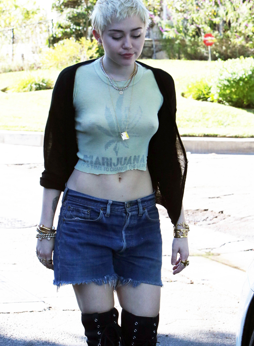 Miley Cyrus vill legalisera marijuana. Miley Cyrus vill legalisera marijuana.