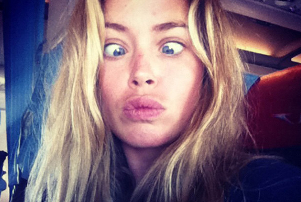 Doutzen Kroes gör grimaser. Doutzen Kroes gör grimaser.