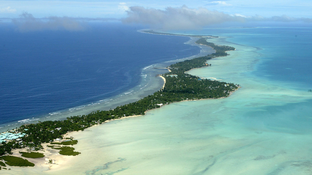 Tarawa-atollen i önationen Kiribati där även huvudstaden ligger. Coronaviruset har nu spridit sig i den avlägsna Stilla havsnationen. Arkivbild