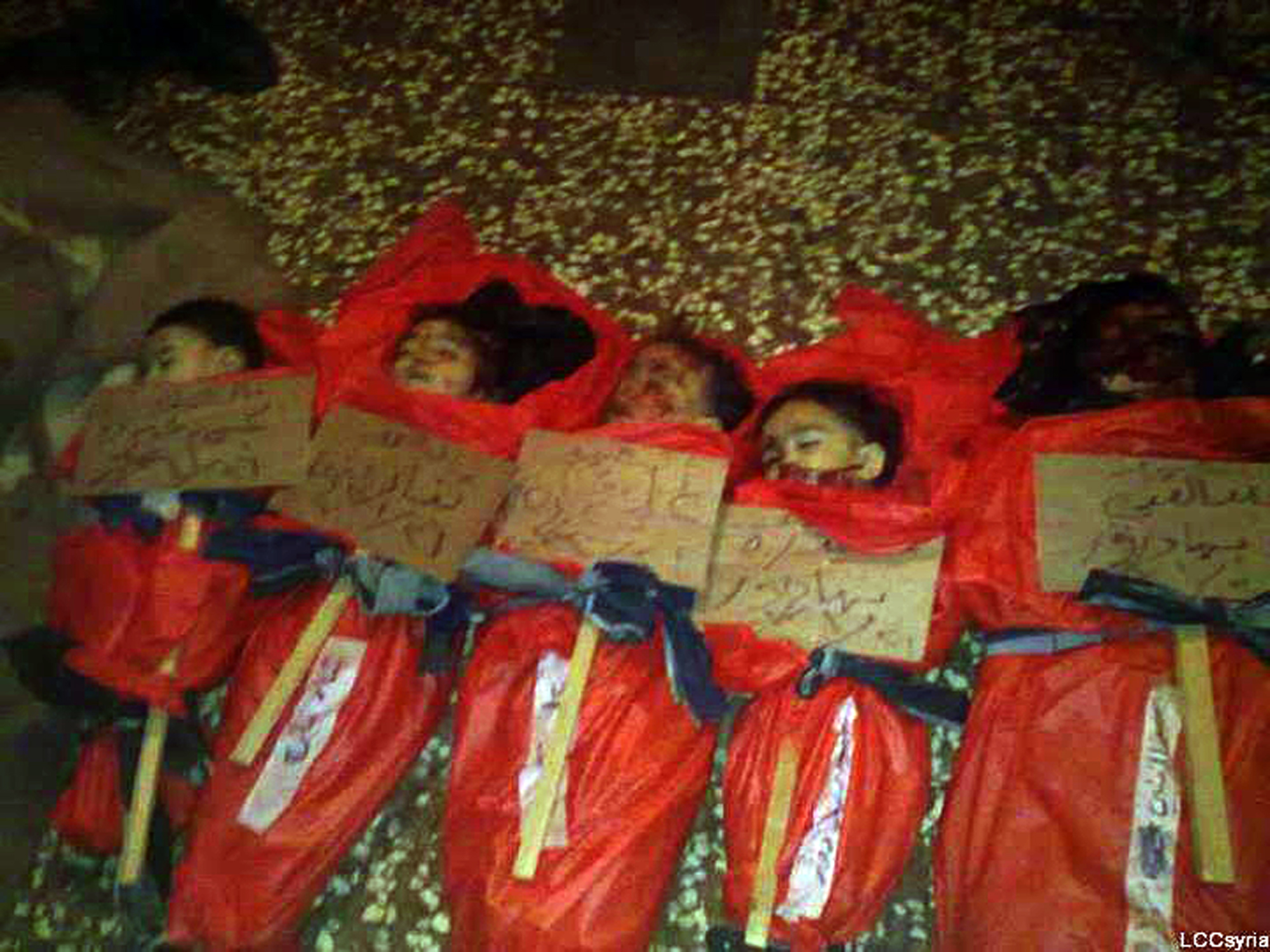 En massaker i staden Homs dödade mer än 30 personer  den 26 januari 2012. 