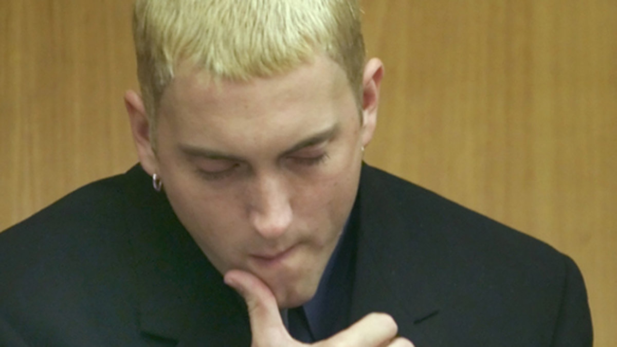 Det var några brokiga år för stjärnan. År 2000 döms Eminem för bland annat vapeninnehav. 