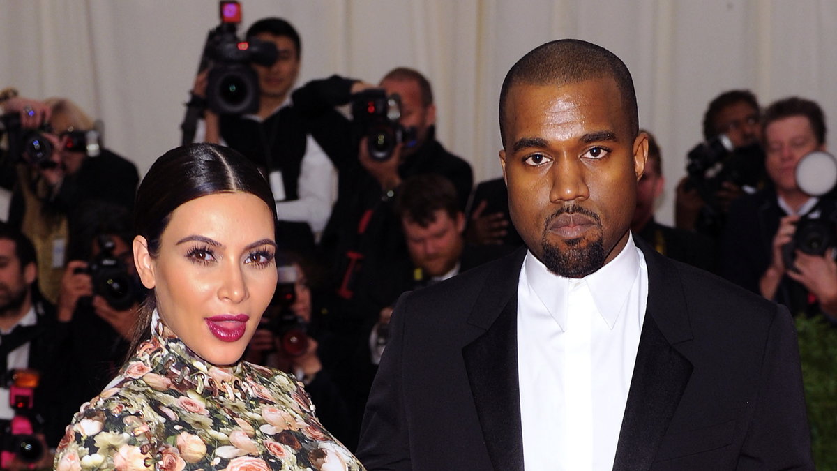 Kim och Kanye väntar en bebis i juli.