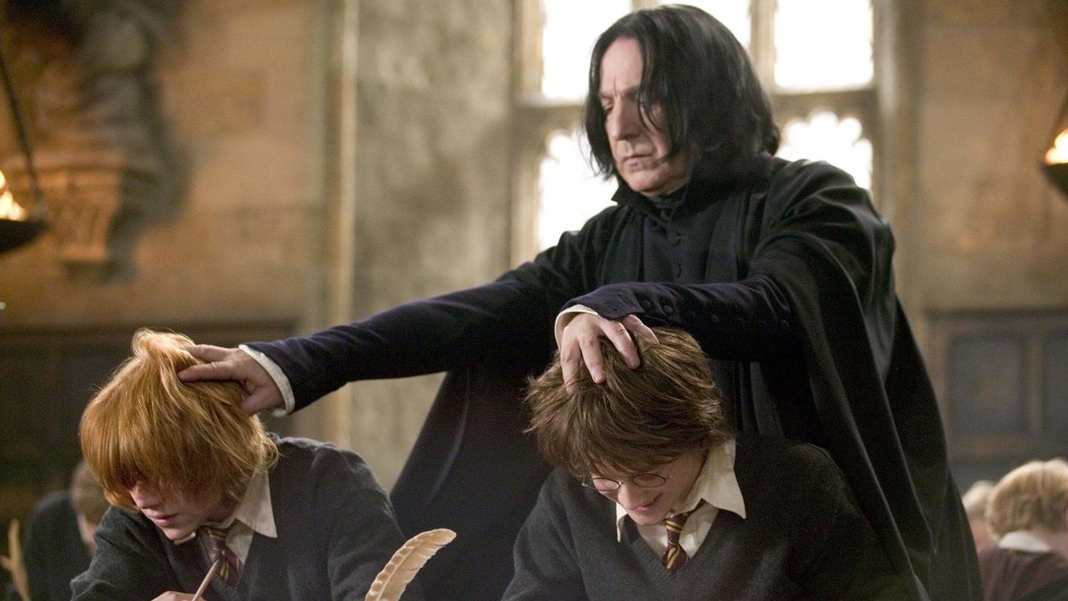 Professor Severus Snape lyckas med konststycket att vara både kall och cool på samma gång.