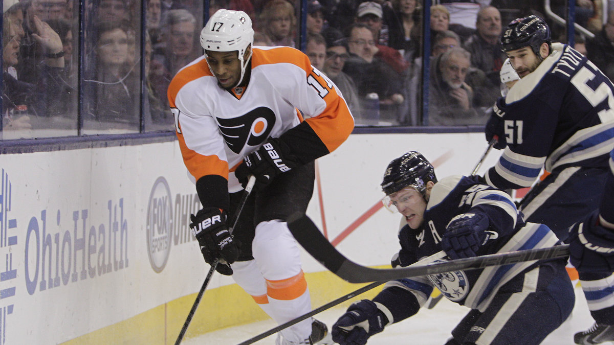 Simmonds spelar för Philadelphia Flyers i NHL.
