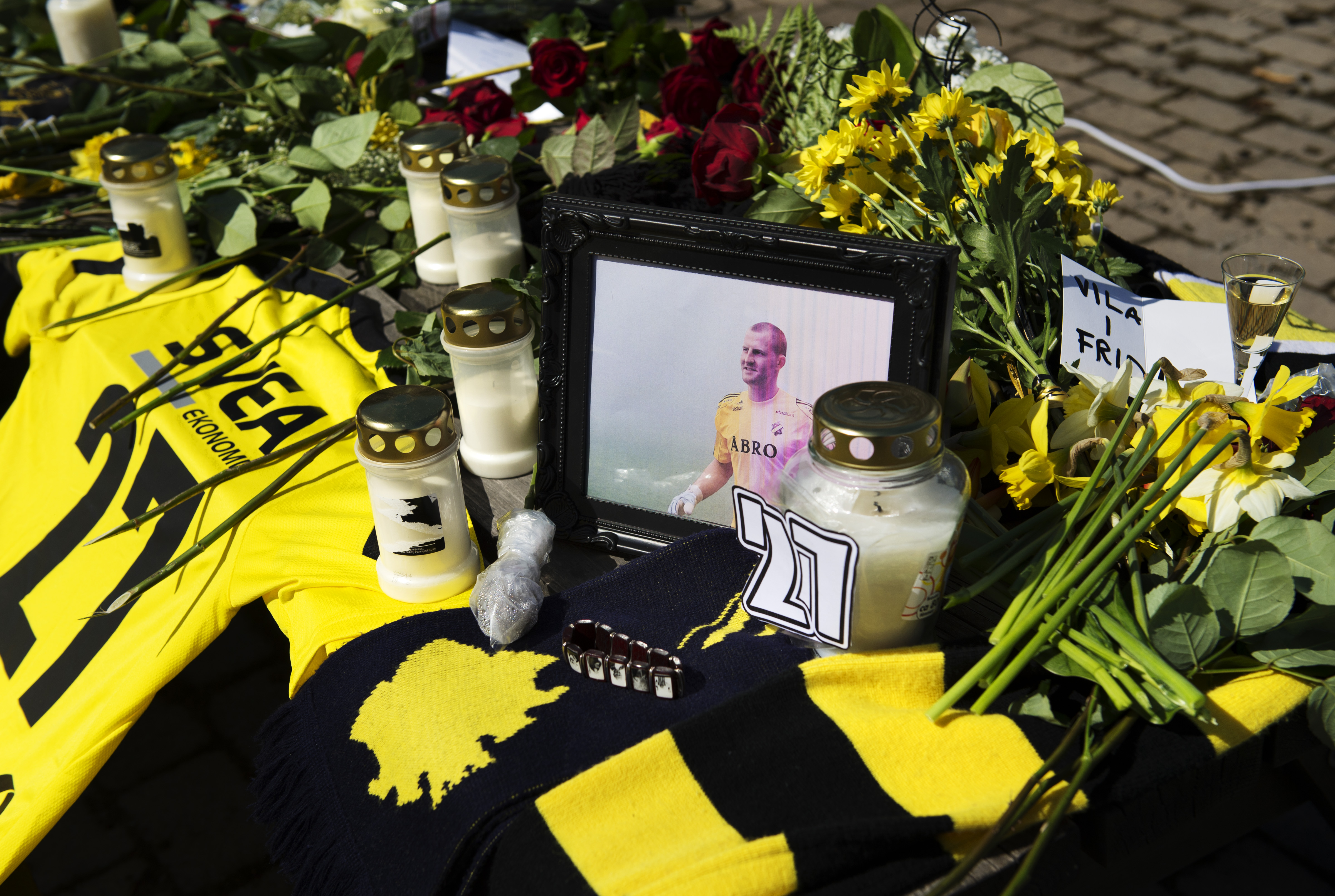 Turina berörde många människor. Turina berörde många människor.