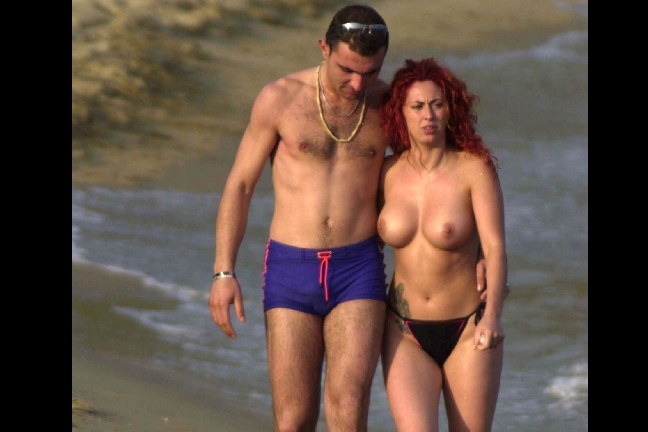 Just det, angående EU-parlamentet. Under 2009 utsåg Silvio tidigare Big Brother-deltagaren Angela Sozio (t.h. i bild) till kandidat för partiet i kommande EU-valet. "Jag vill ha unga, nya ansikten som kan förnya mitt parti" sa Silvio. Just det, angående EU-parlamentet. Under 2009 utsåg Silvio tidigare Big Brother-deltagaren Angela Sozio (t.h. i bild) till kandidat för partiet i kommande EU-valet. "Jag vill ha unga, nya ansikten som kan förnya mitt parti" sa Silvio.