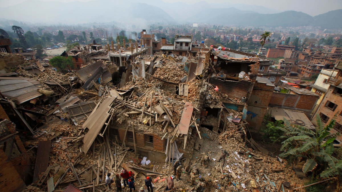 Den 25 april inträffade en jordbävning med katastrofala konsekvenser i Nepal. Magnituden uppmättes till 7,8 på richterskalan och tillsammans med följade efterskalv dödade jordbävningen  minst 2 593 personer. Över 14 000 skadades. 